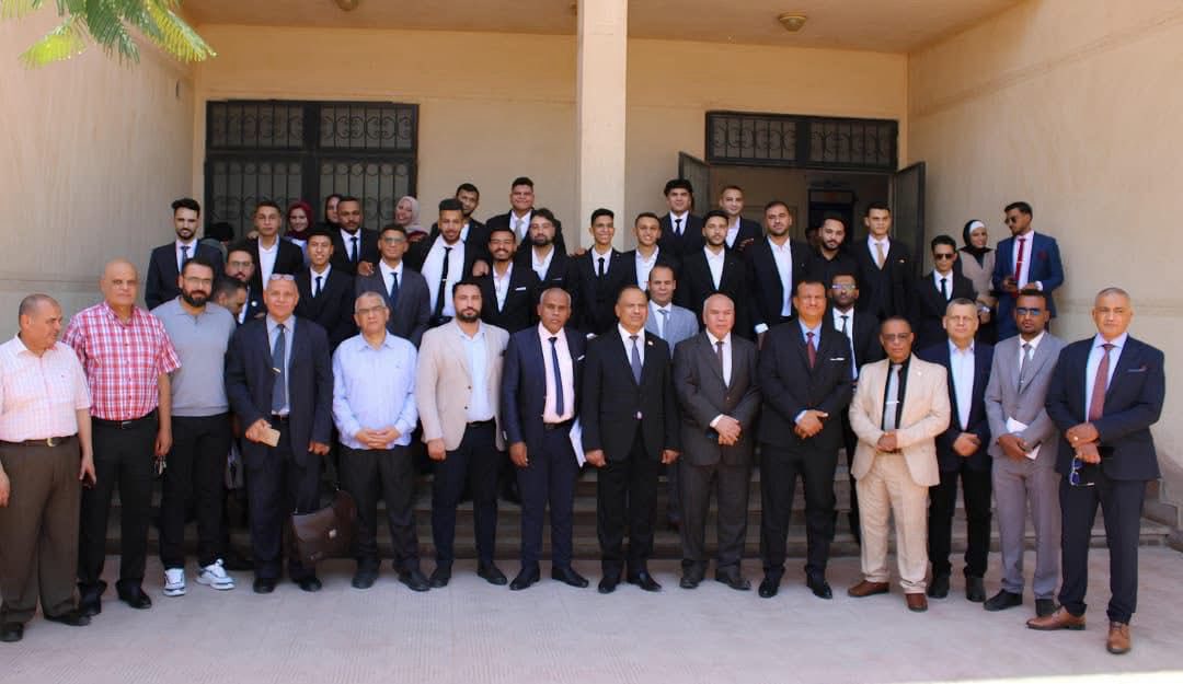 وفد يمني في زيارة إلى الجامعة
